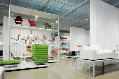 Curtain Systems, Colorama 1, Room shot "Vitra Booth"