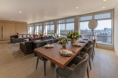 Roller Blind Systems, SG 4960, Multiscreen 1-10%, Centre Point, London, United Kingdom, Recess