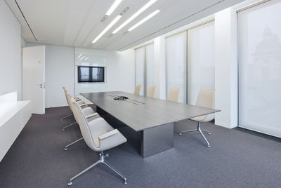 Roller Blind Systems, SG 4970, Multiscreen 1-10%, Room shot "Orrick House", Düsseldorf, Germany